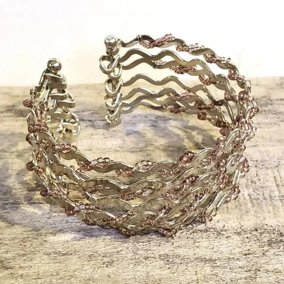 Vintage 90s Y2K Beaded Wire Wrap Detail Cuff Bracelet - Picture 2 of 12